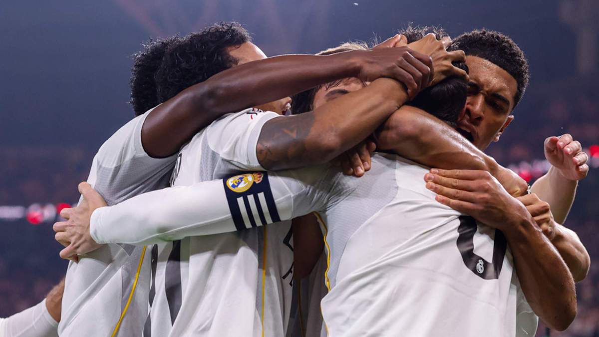 Jugadores del Real Madrid celebrando un gol Jugadores del Real Madrid celebrando un gol