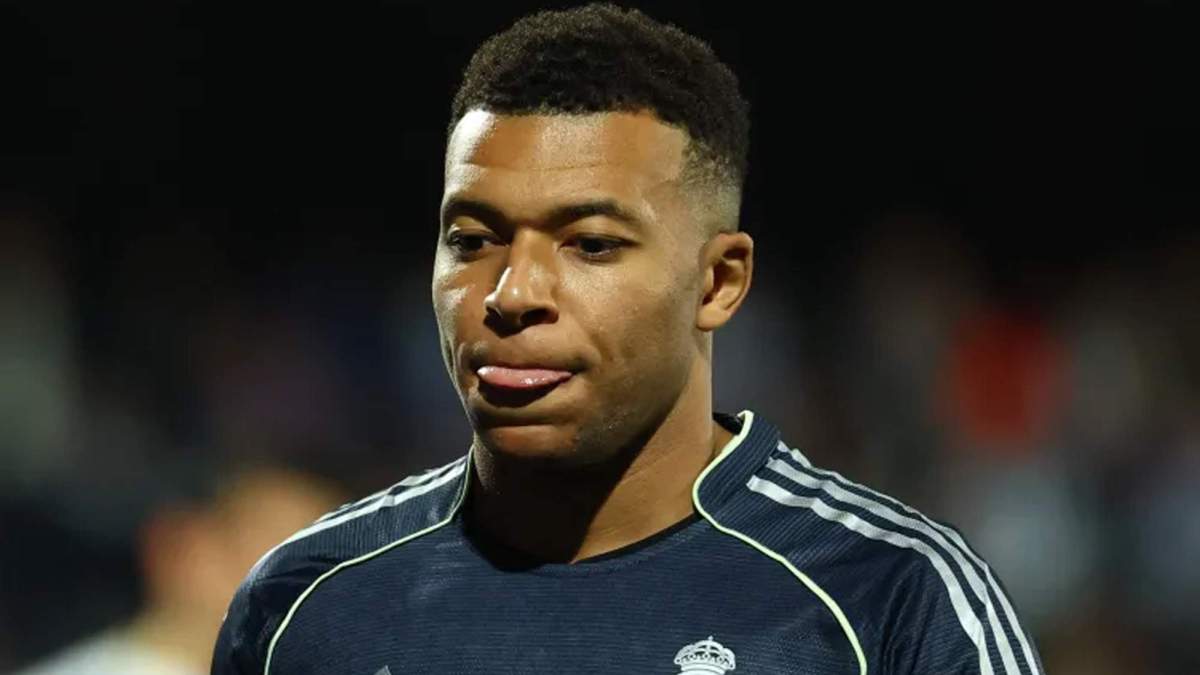 Kylian Mbappé disputando un partido con el Real Madrid.