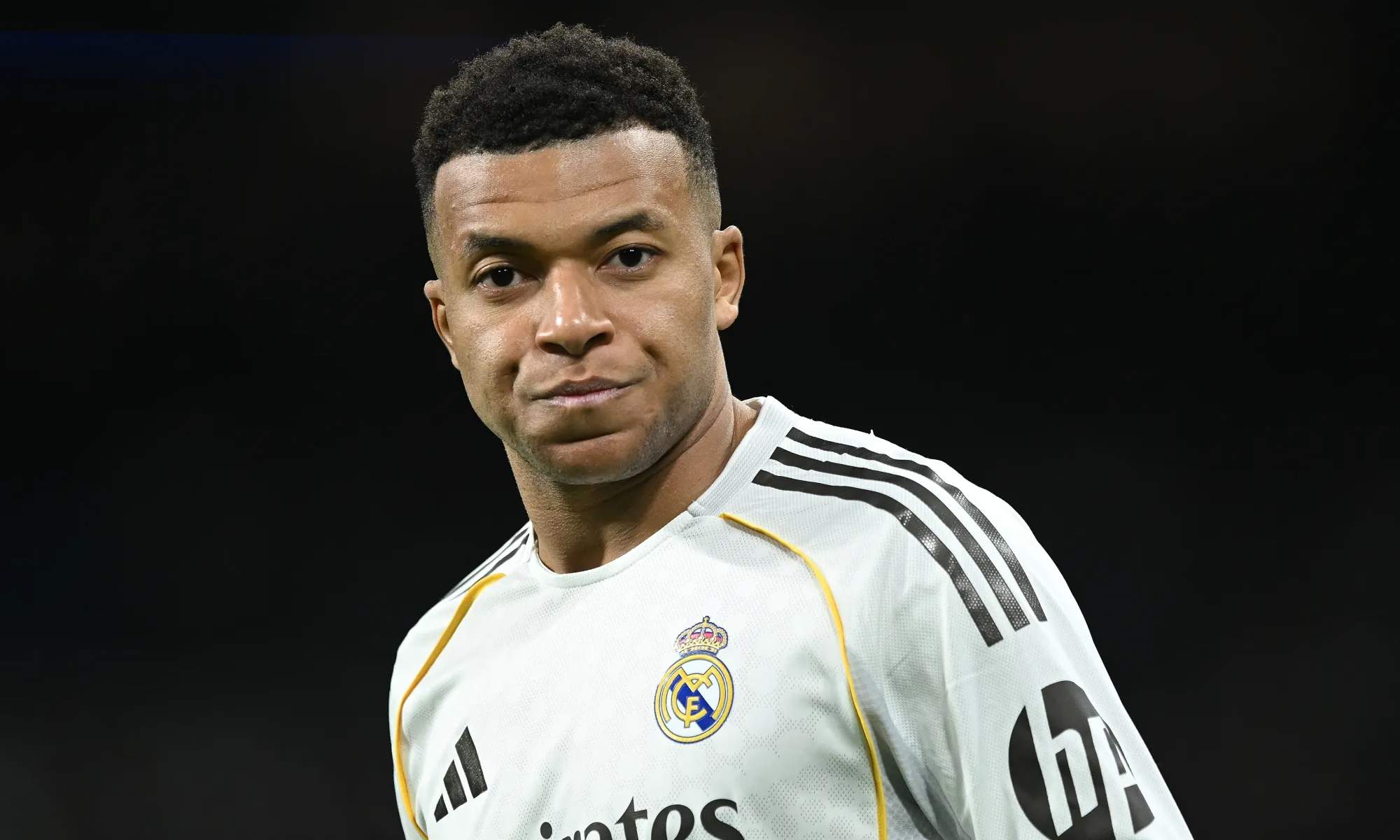 Kylian Mbappé jugando un partido con el Real Madrid.