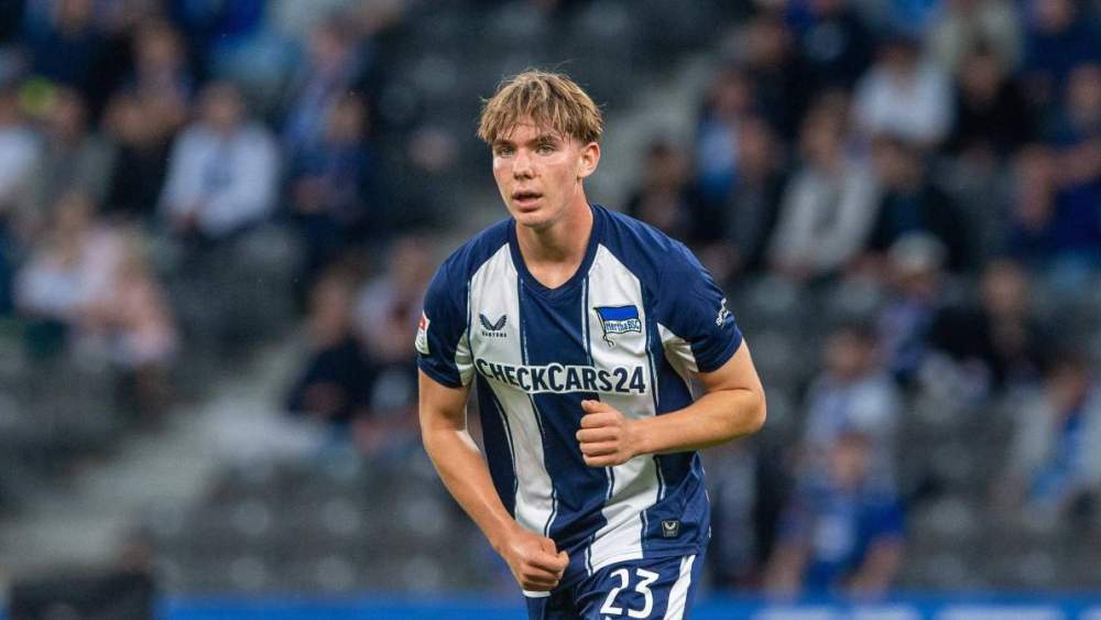 Kennet Eichorn, centrocampista del Hertha Berlín. Kennet Eichorn, centrocampista del Hertha Berlín.