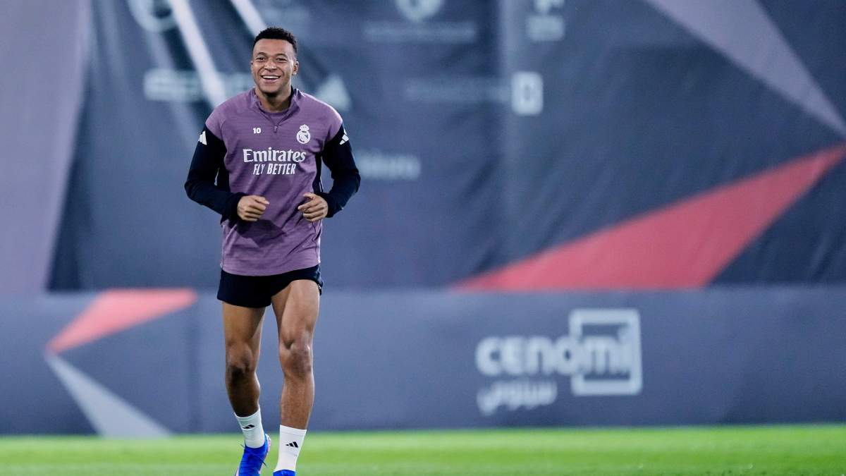 Kylian Mbappé entrenando en Arabia Saudí antes de la final.
