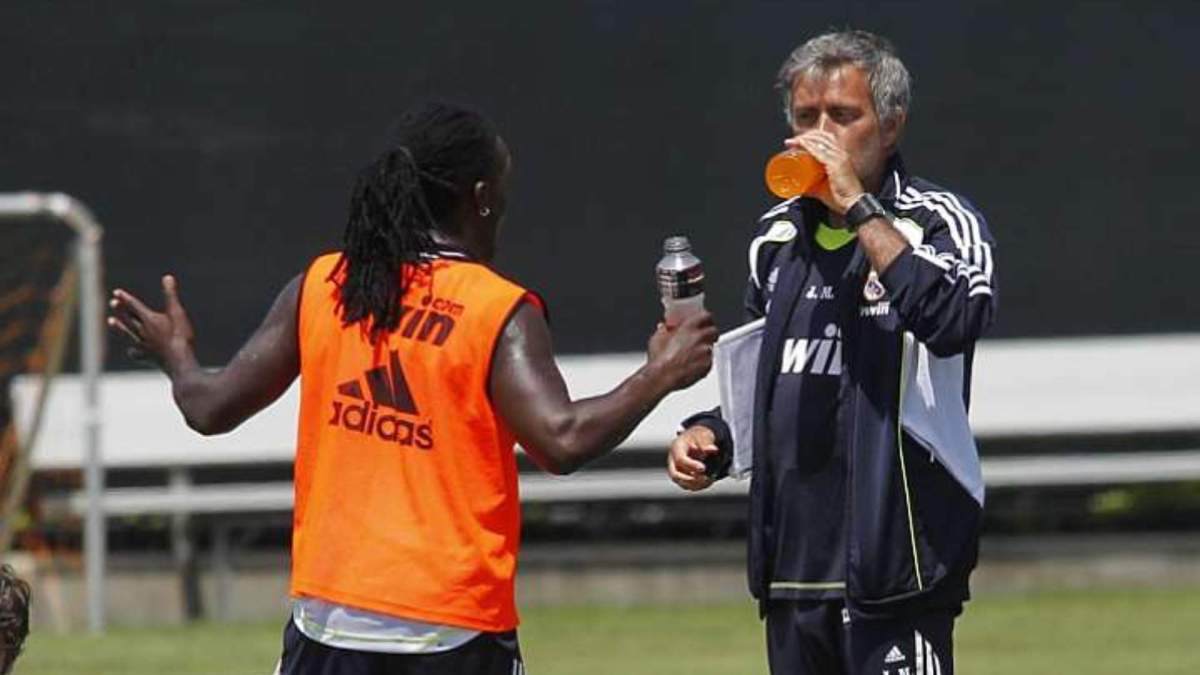 Mourinho y Drenthe en un entrenamiento