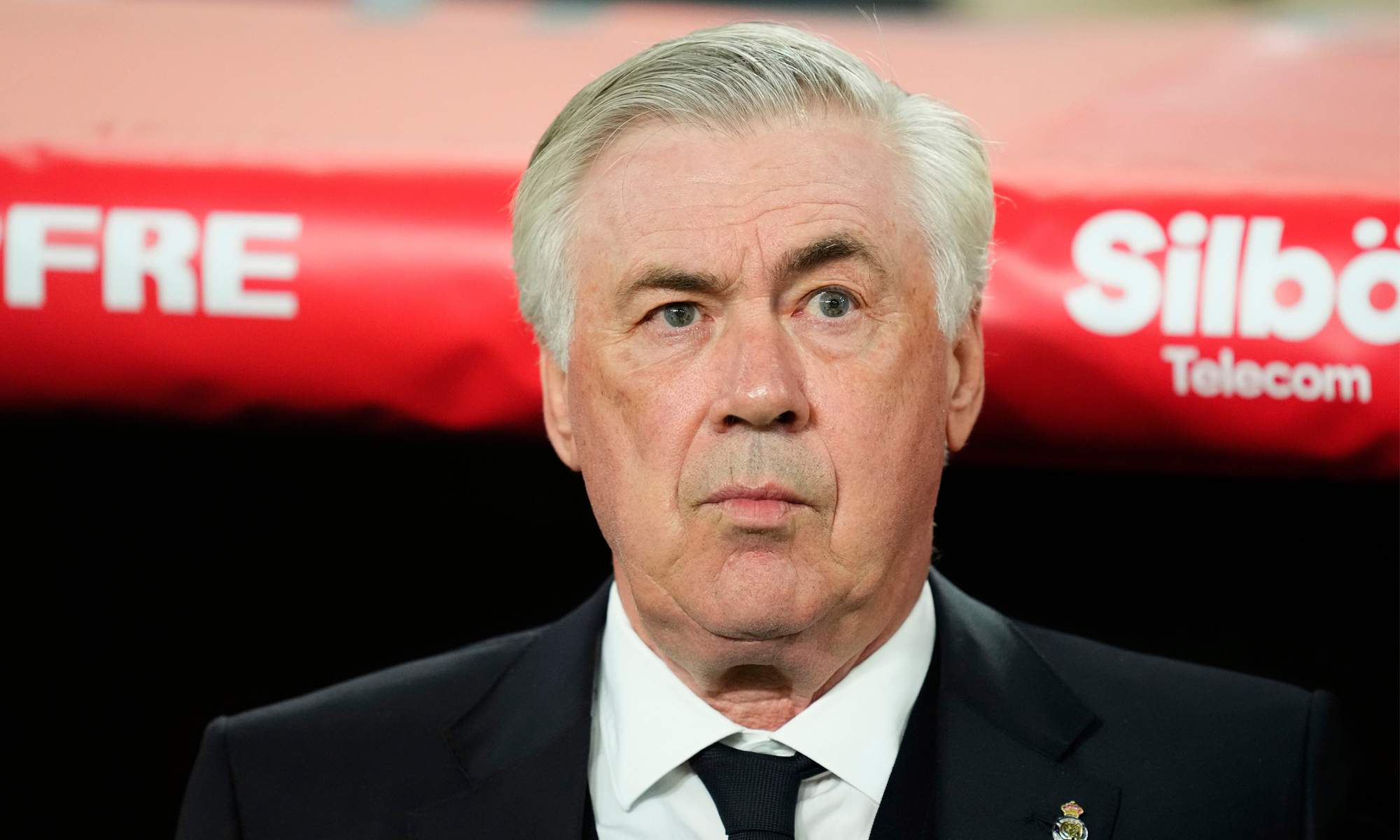 Carlo Ancelotti en el banquillo del Real Madrid.