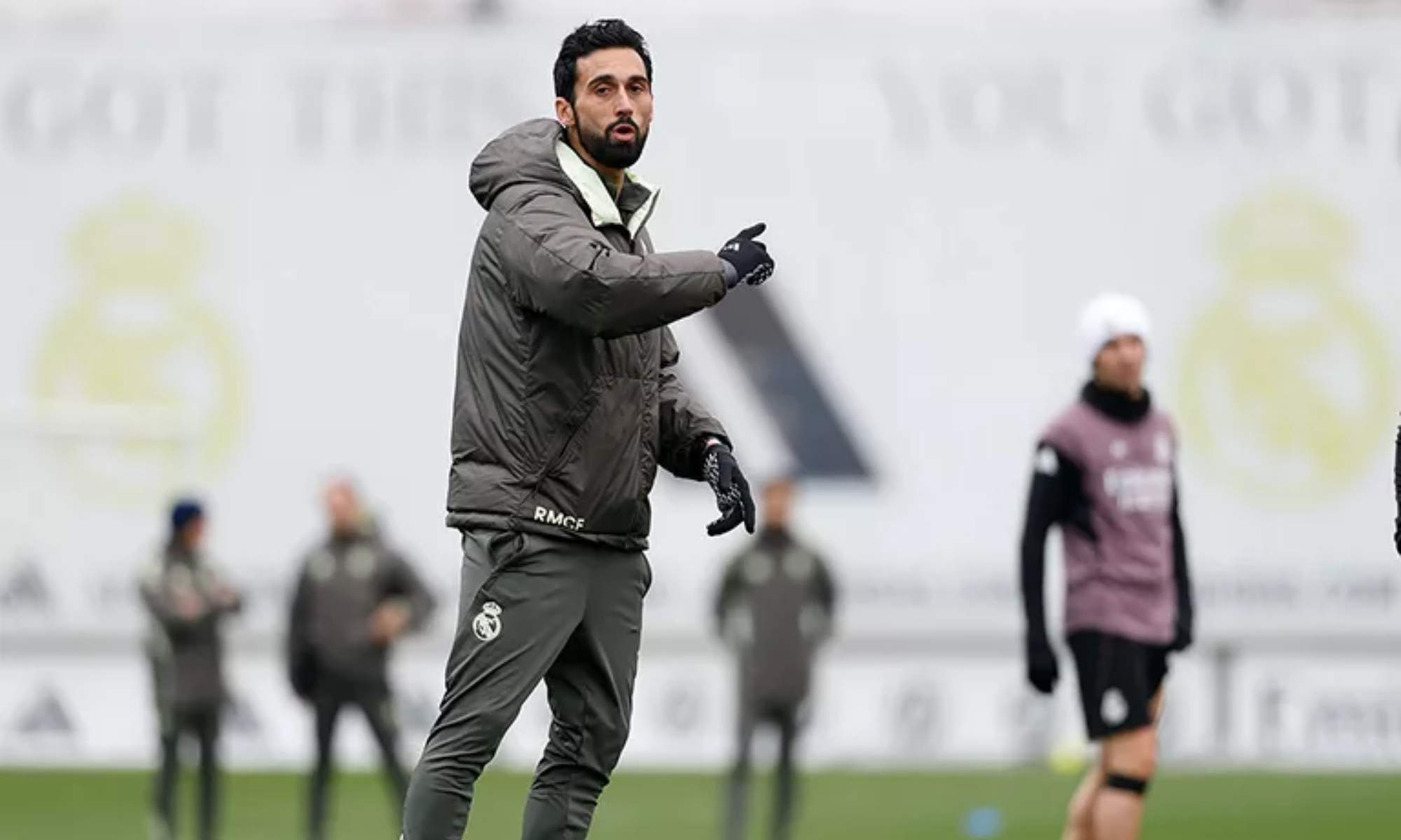 Álvaro Arbeloa, durante el entrenamiento del Real Madrid en la mañana de este viernes en Valdebebas.