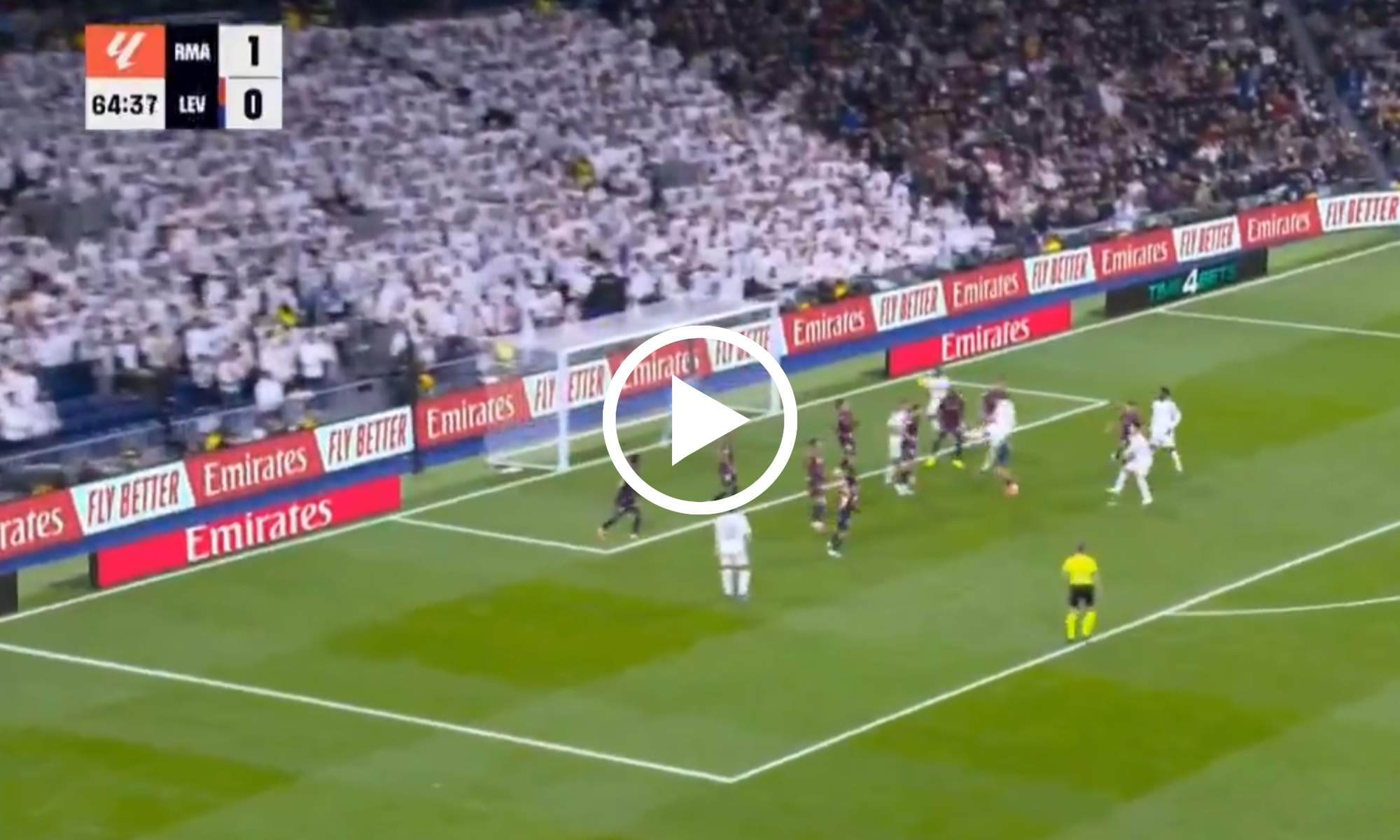 Raúl Asencio hace el segundo gol ante el Levante y sentencia el partido