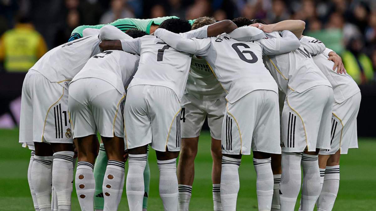 Jugadores del Real Madrid antes de empezar el partido frente al Levante