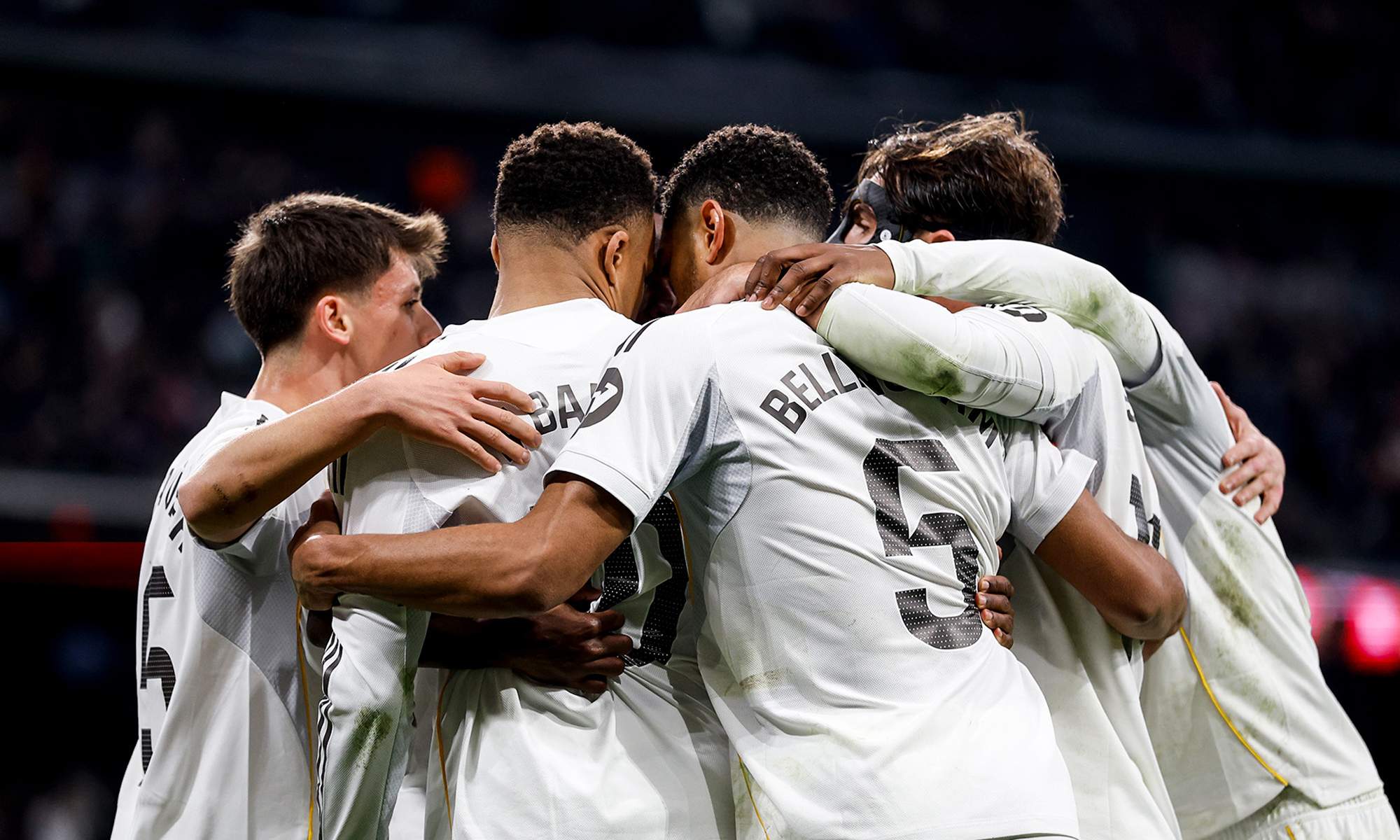 Jugadores del Real Madrid celebrando un gol. 