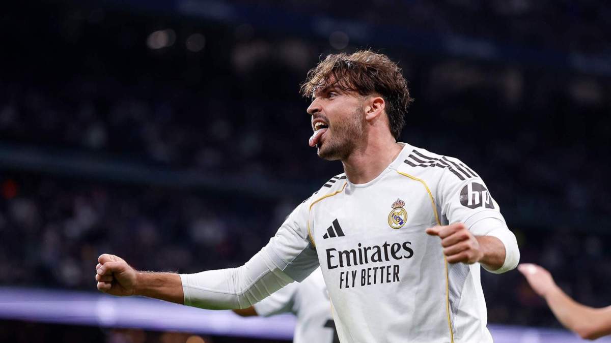 Raúl Asencio celebrando su gol ante el Levante