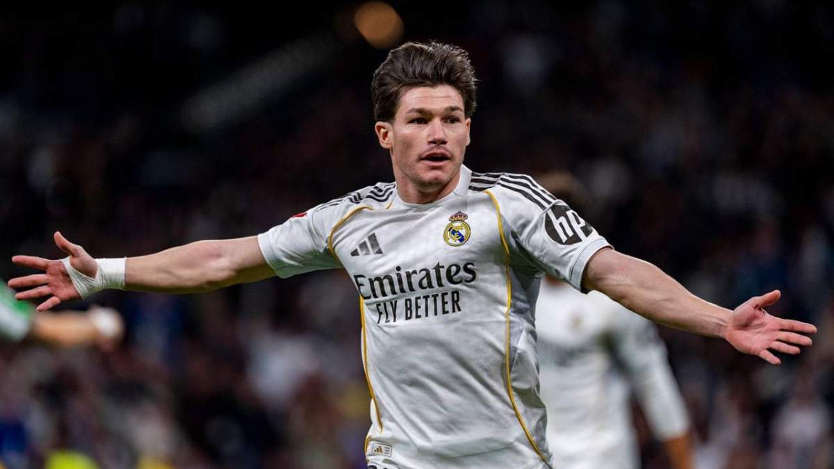 Fran García durante un partido del Real Madrid en la presente temporada