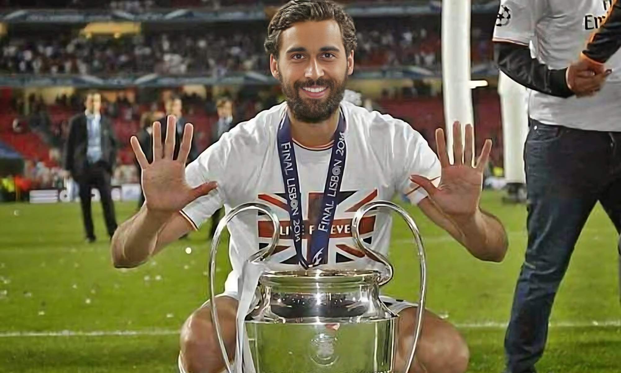 El accidente de tren en Adamuz recuerda al del tuitero al que Arbeloa dedicó una camiseta en la final de la Décima del 2014