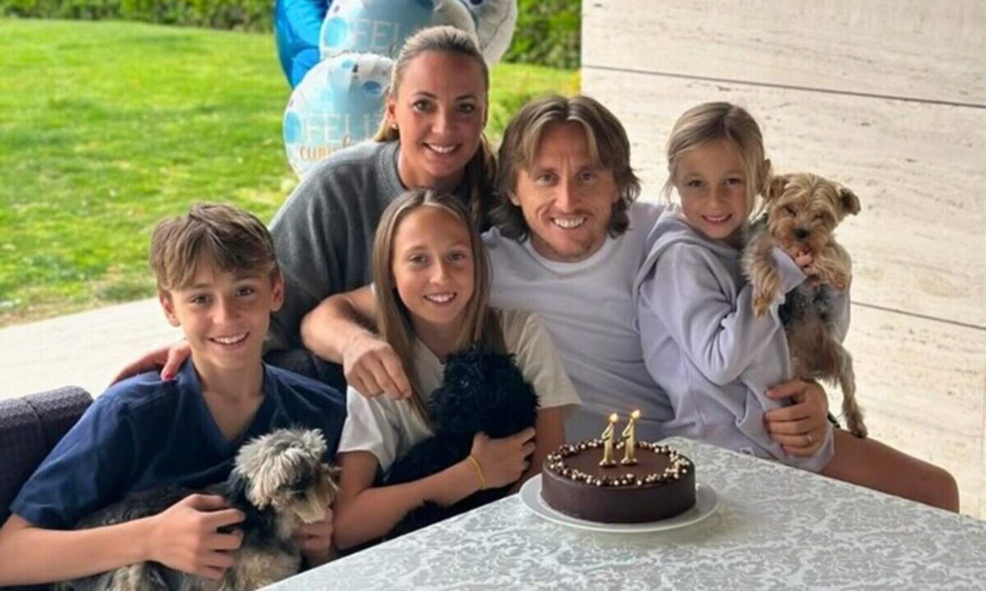 Modric con su familia en la casa de Madrid 