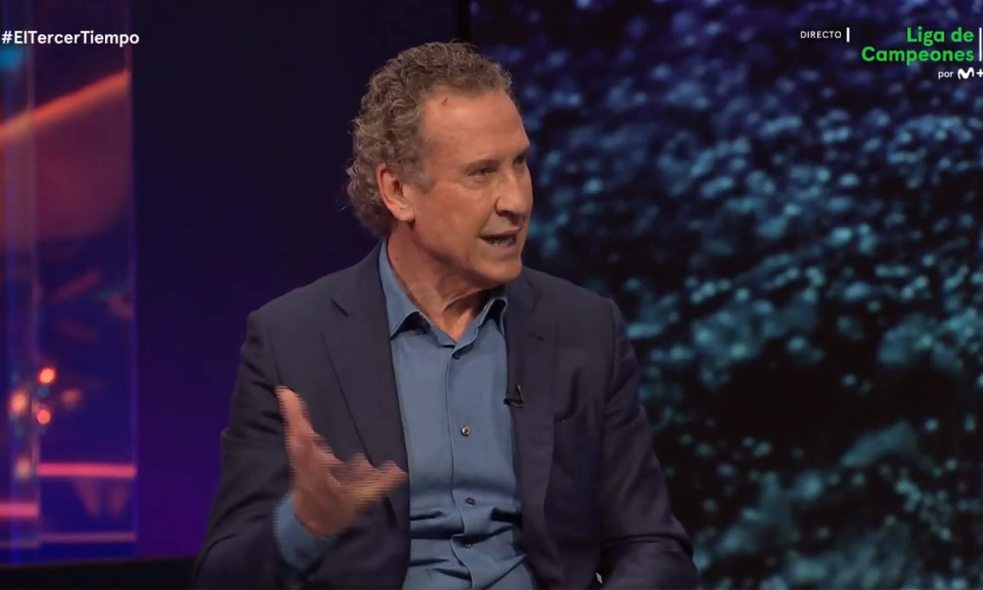 Jorge Valdano dando su opinión en Movistar. 