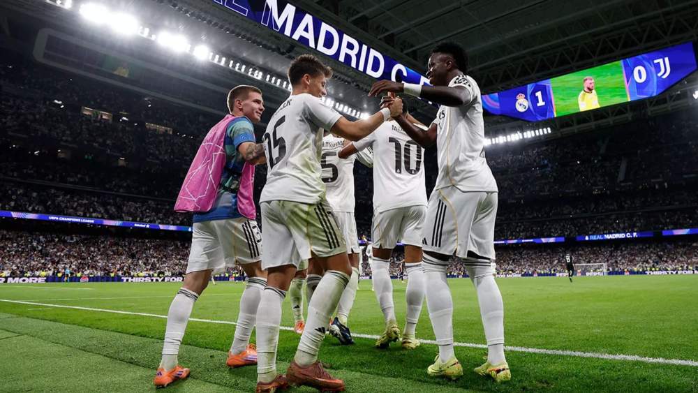 Los futbolistas del Real Madrid, celebrando un gol en un partido de Champions durante esta temporada.