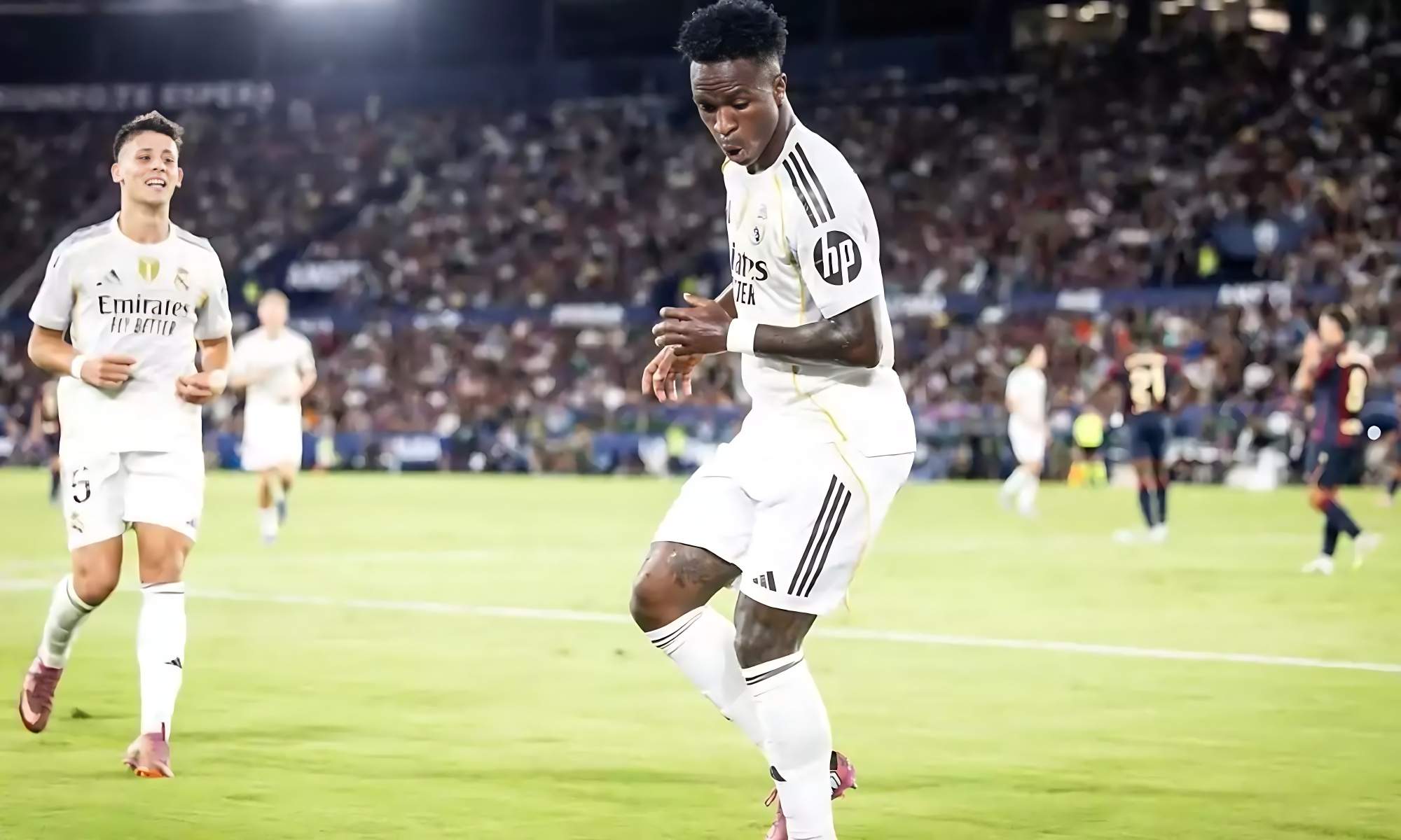 Vinicius registró la marca 'BailaViniJr' por 850 euros para 27 países de la UE en 10 años