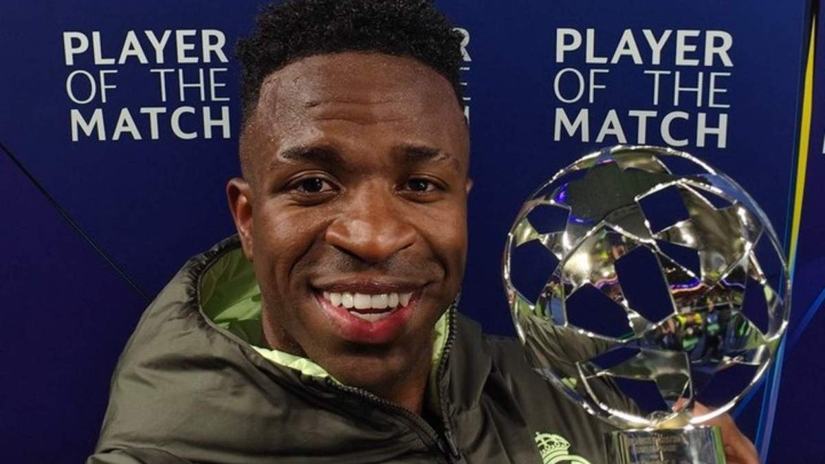 Vinicius, con el MVP del partido ante el Mónaco Vinicius, con el MVP del partido ante el Mónaco
