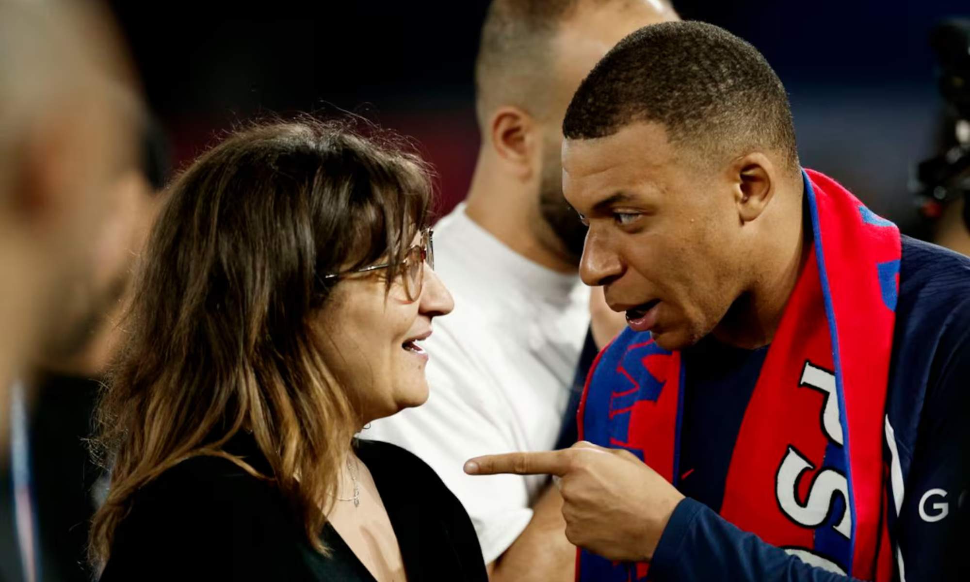 Kylian Mbappé, junto a su madre, Fayza Lamari, en una imagen de archivo.