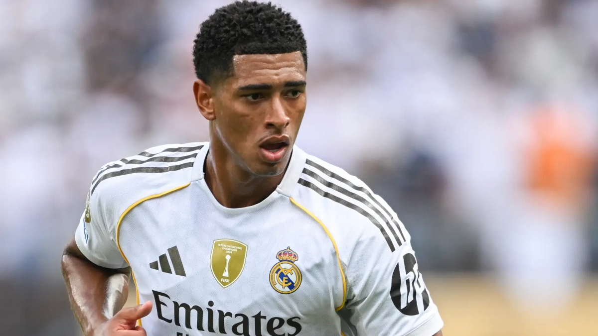 Jude Bellingham disputando un partido con el Real Madrid. 