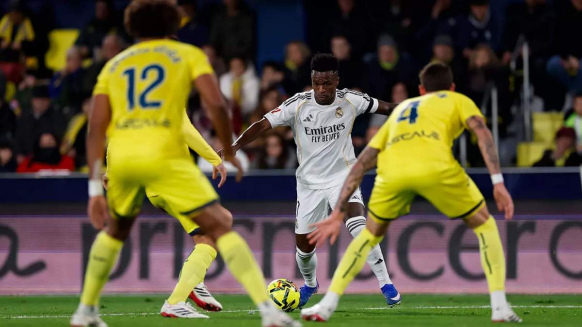 Vinicius en un lance del juego durante el partido contra el Villarreal