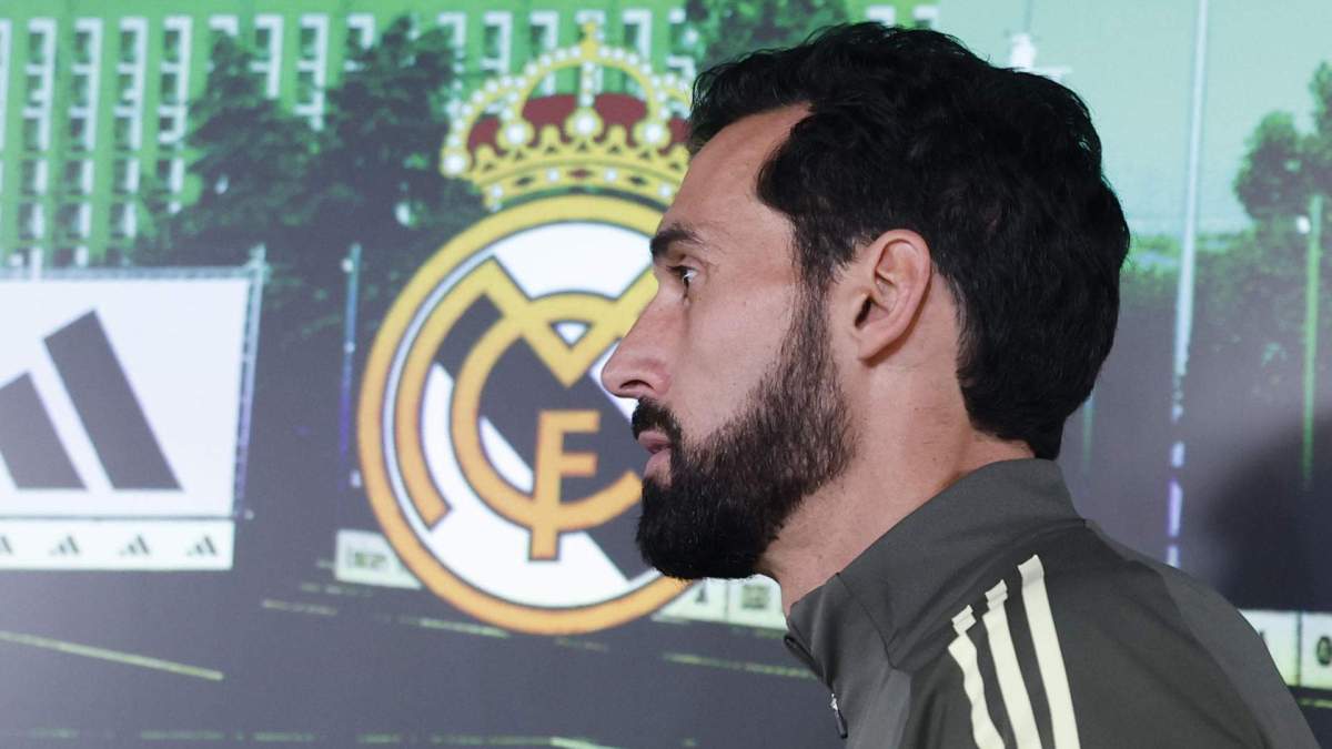 Álvaro Arbeloa en una rueda de prensa del Real Madrid.