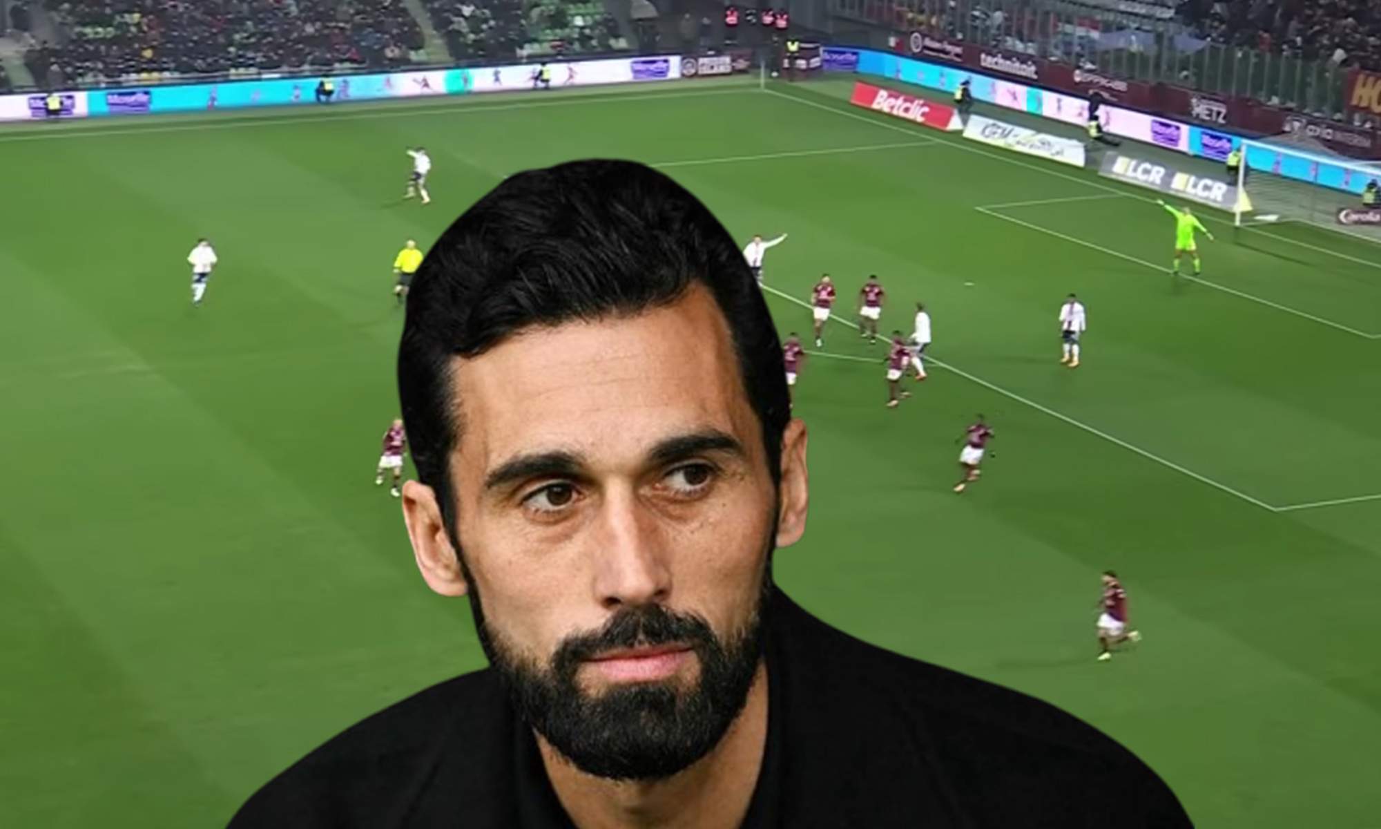 Álvaro Arbeloa y una captura del último partido del Olympique de Lyon.