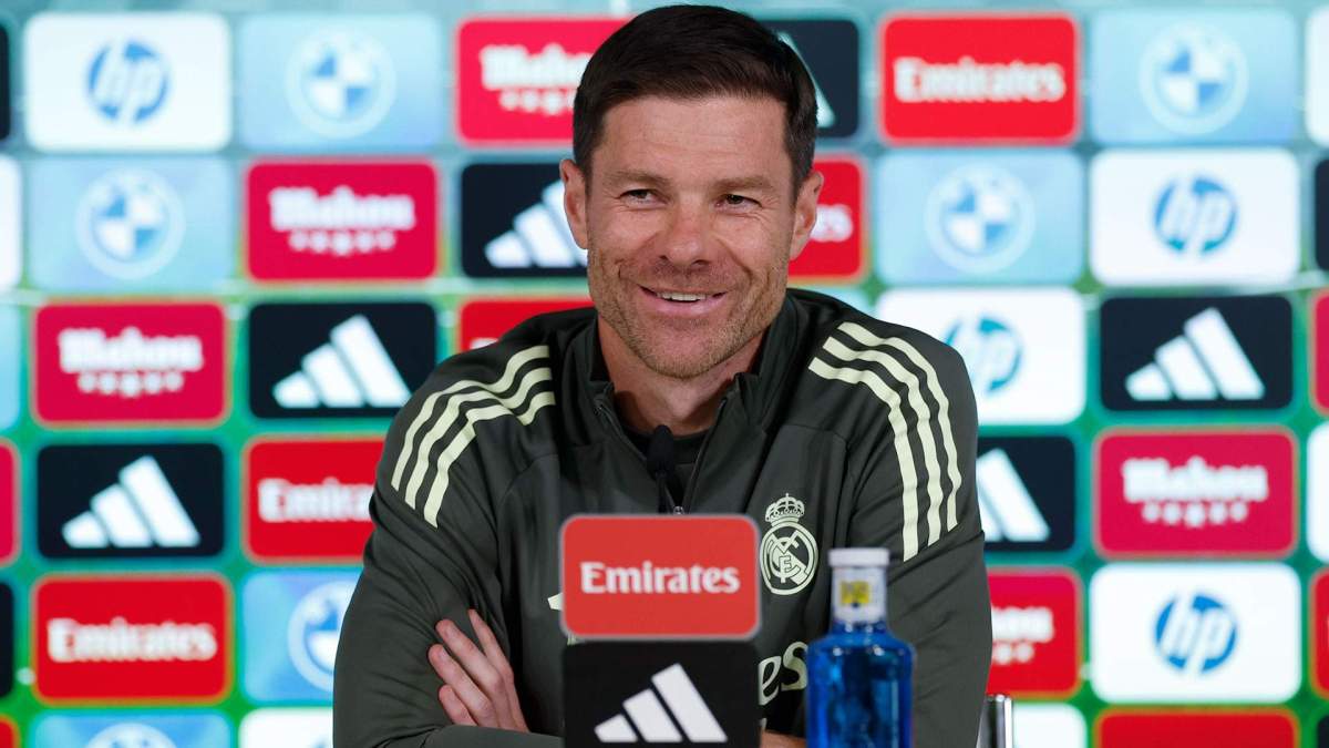 Xabi Alonso en una rueda de prensa con el Real Madrid.