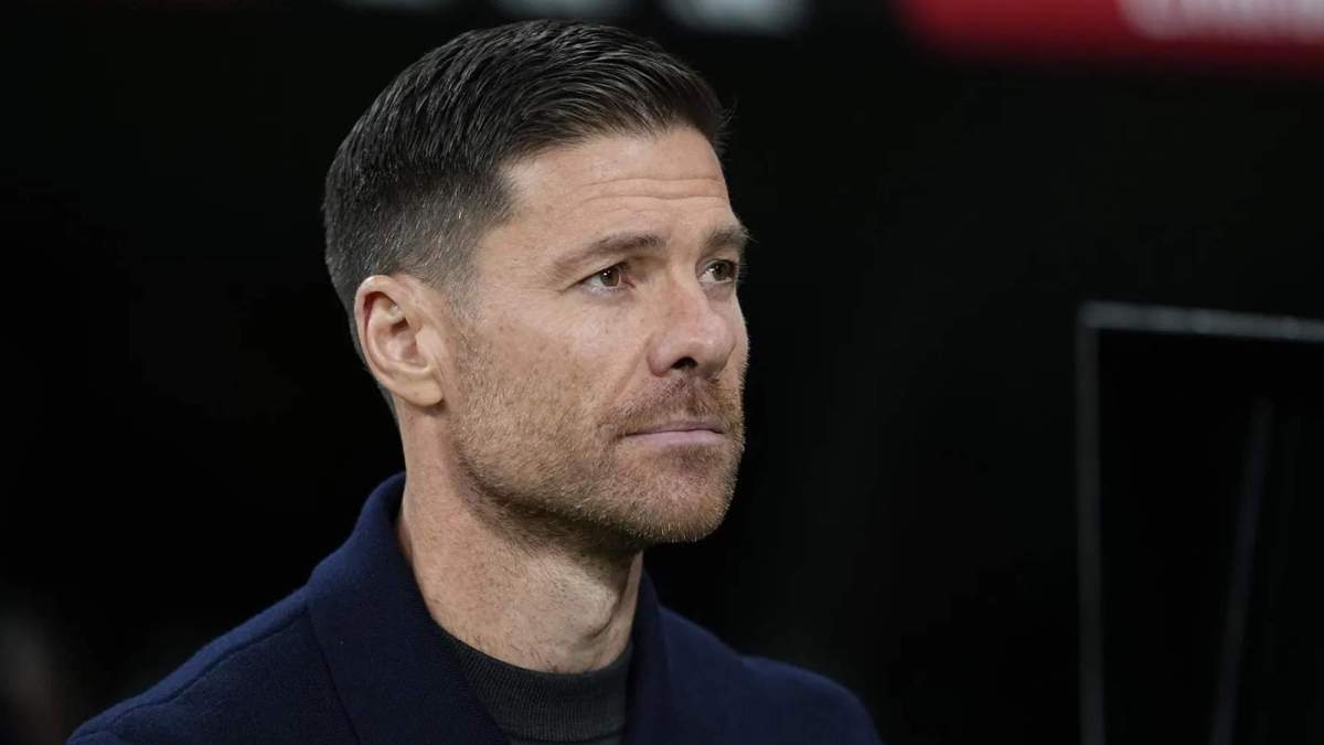 Xabi Alonso en el Santiago Bernabéu. Xabi Alonso en el Santiago Bernabéu.