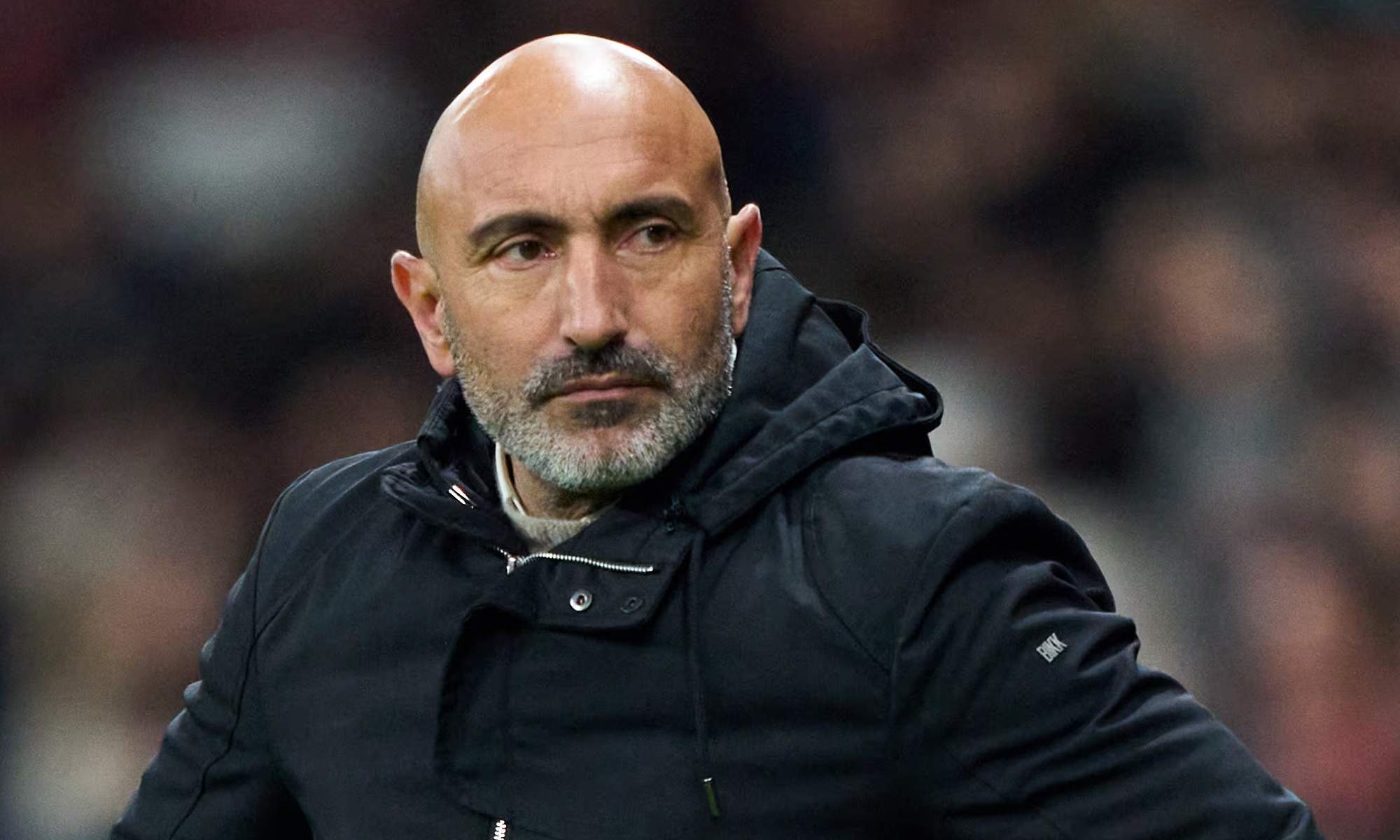 Abelardo entrenando en un partido de fútbol