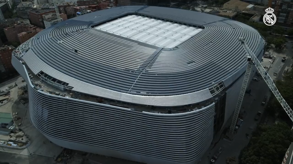 El Bernabéu con la cubierta retráctil