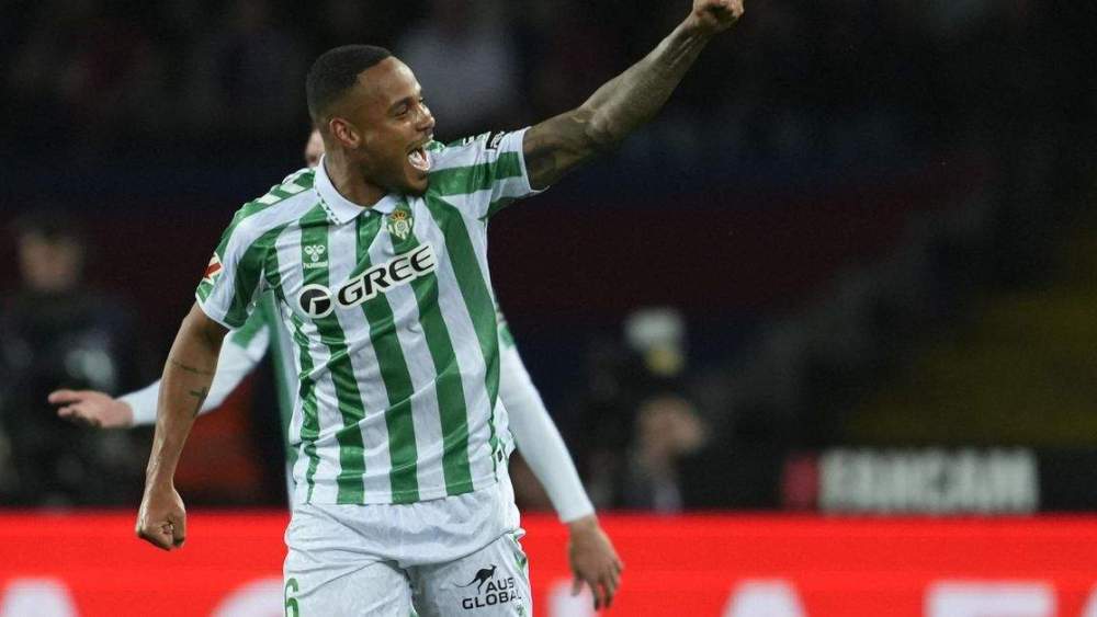 Natan festejando un gol con el Betis