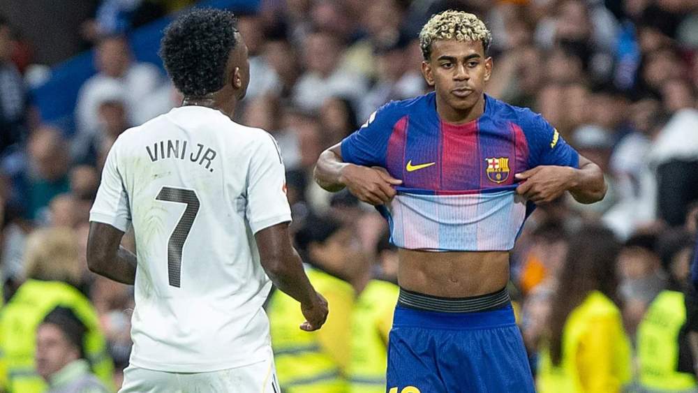 Vinicius Junior, junto a Lamine Yamal, durante un Clásico de esta temporada. Vinicius Junior, junto a Lamine Yamal, durante un Clásico de esta temporada.