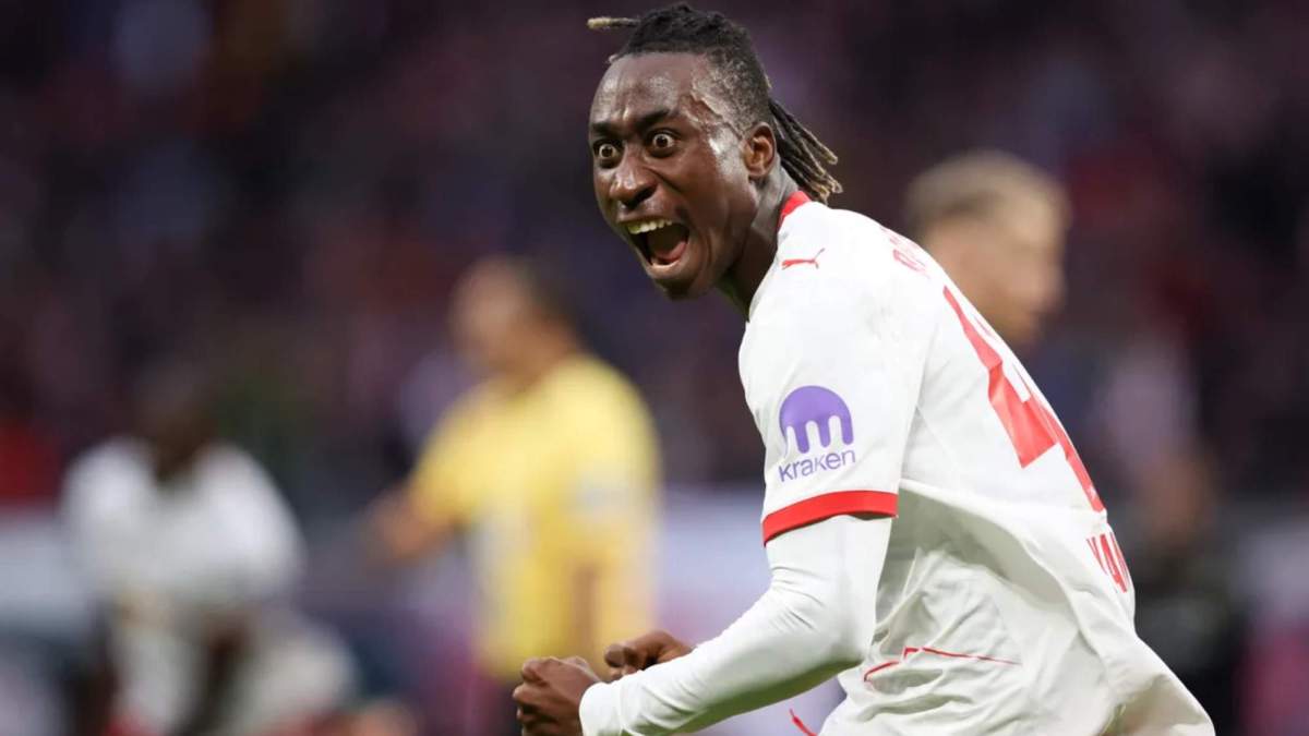 Yan Diomande, celebrando un gol con el Leipzig.