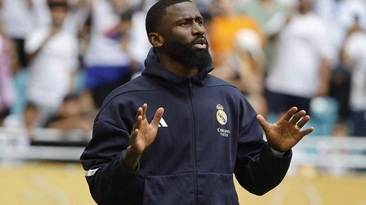 Rudiger jugando un partido con el Real Madrid.