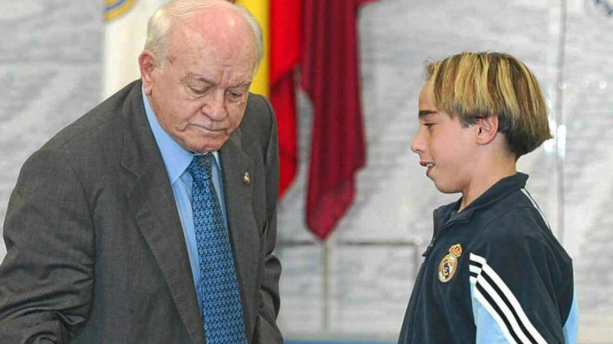 Dani Carvajal junto a Alfredo Di Stéfano en la inauguración de Valdebebas. Dani Carvajal junto a Alfredo Di Stéfano en la inauguración de Valdebebas.