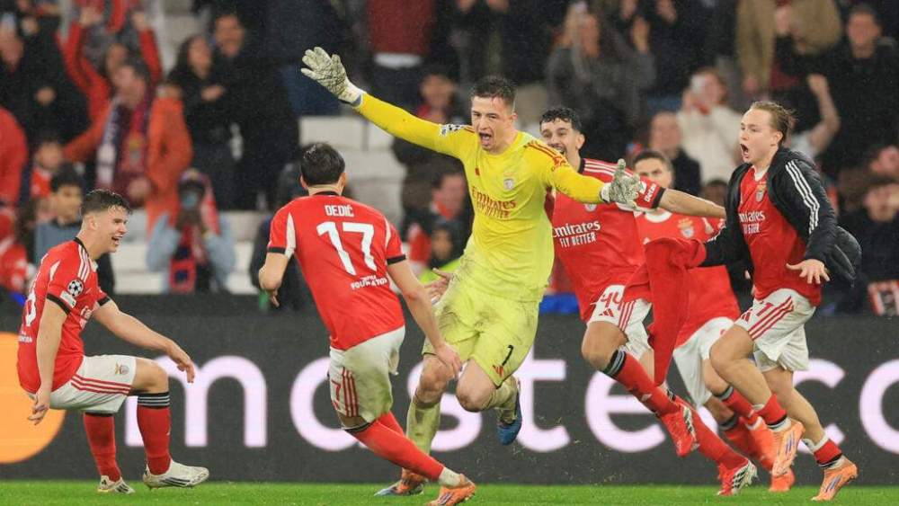 Benfica celebrando su clasificación a la repesca de la Champions League.