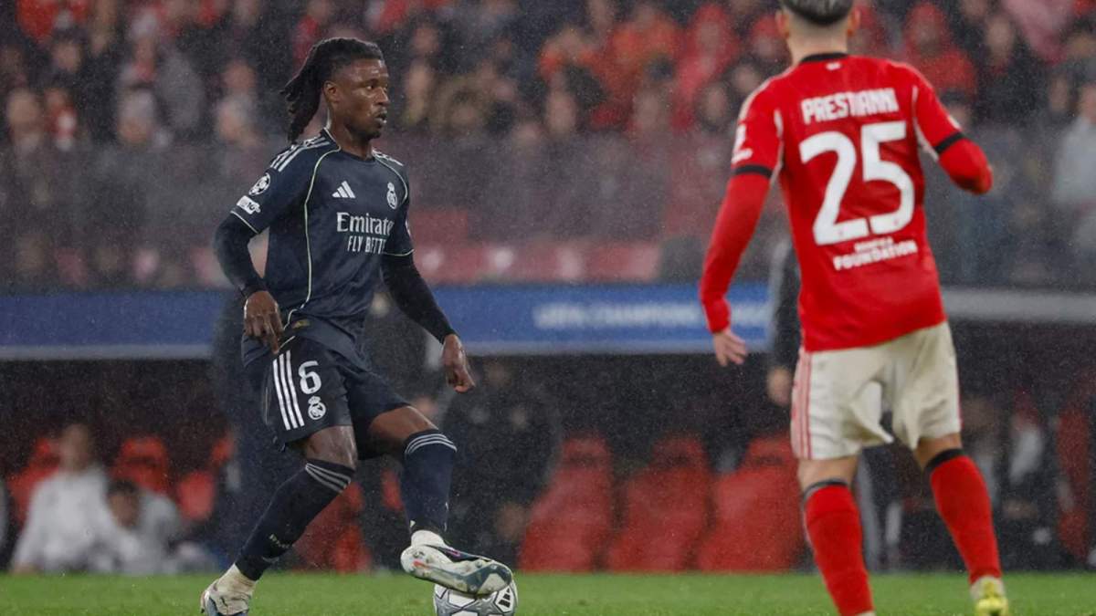 Camavinga durante el partido contra el Benfica