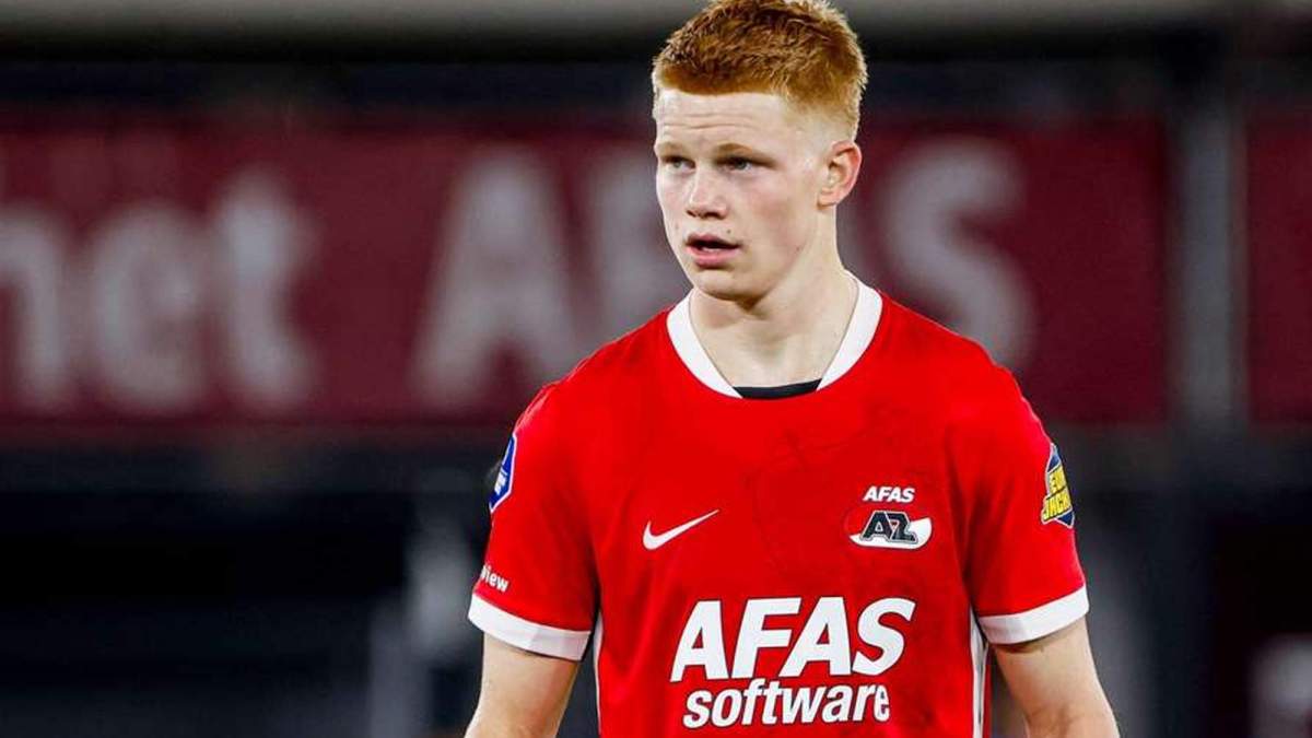 Kees Smit jugando un partido con el AZ Alkmaar.