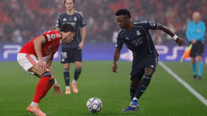 Vinícius Júnior jugando contra el Benfica.