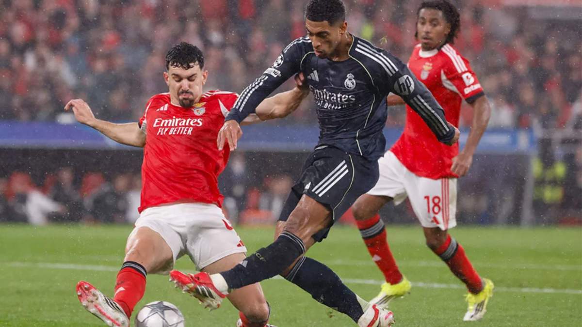 Jude Bellingham jugando contra el Benfica. 