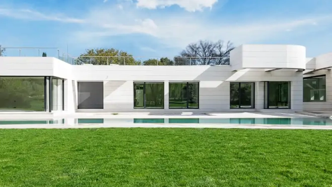 La mansión de Kylian Mbappé en La Finca La mansión de Kylian Mbappé en La Finca