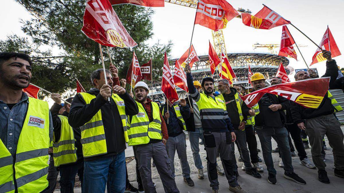 Trabajadores del Camp Nou en una protesta