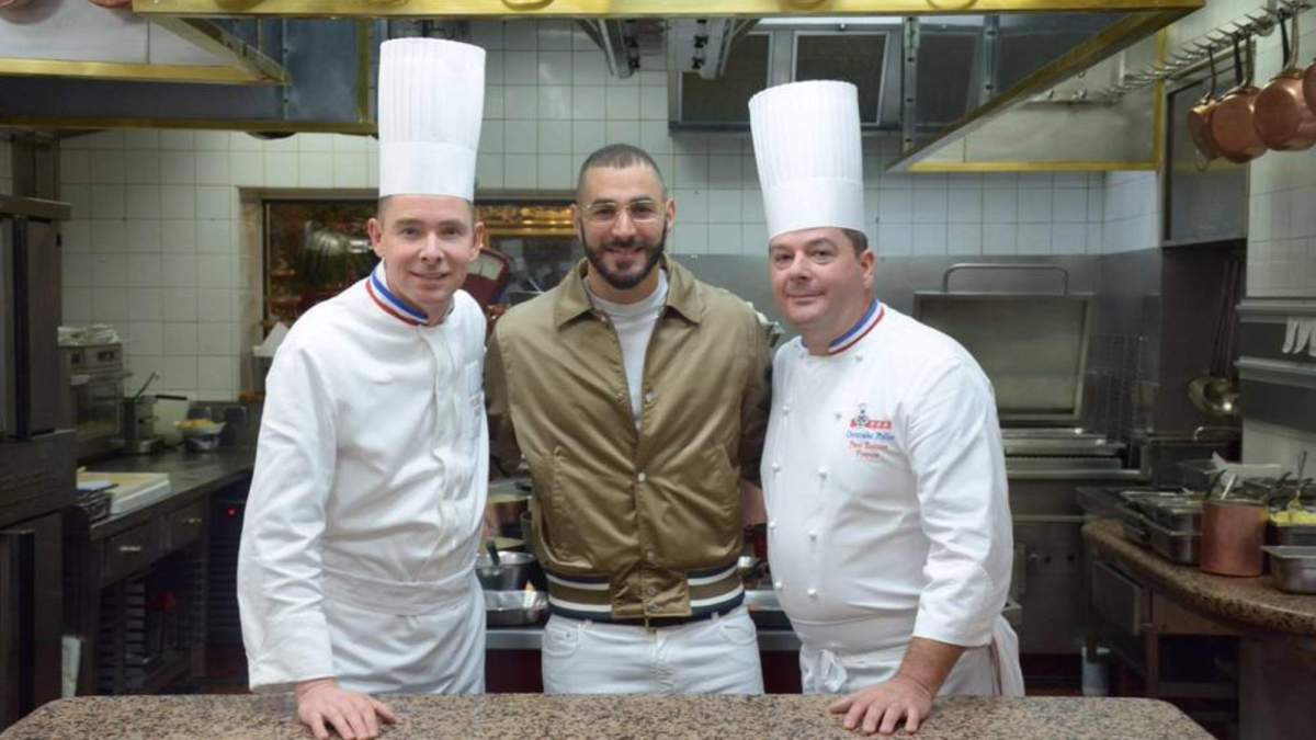 Alberto Mastromatteo junto a Karim Benzema