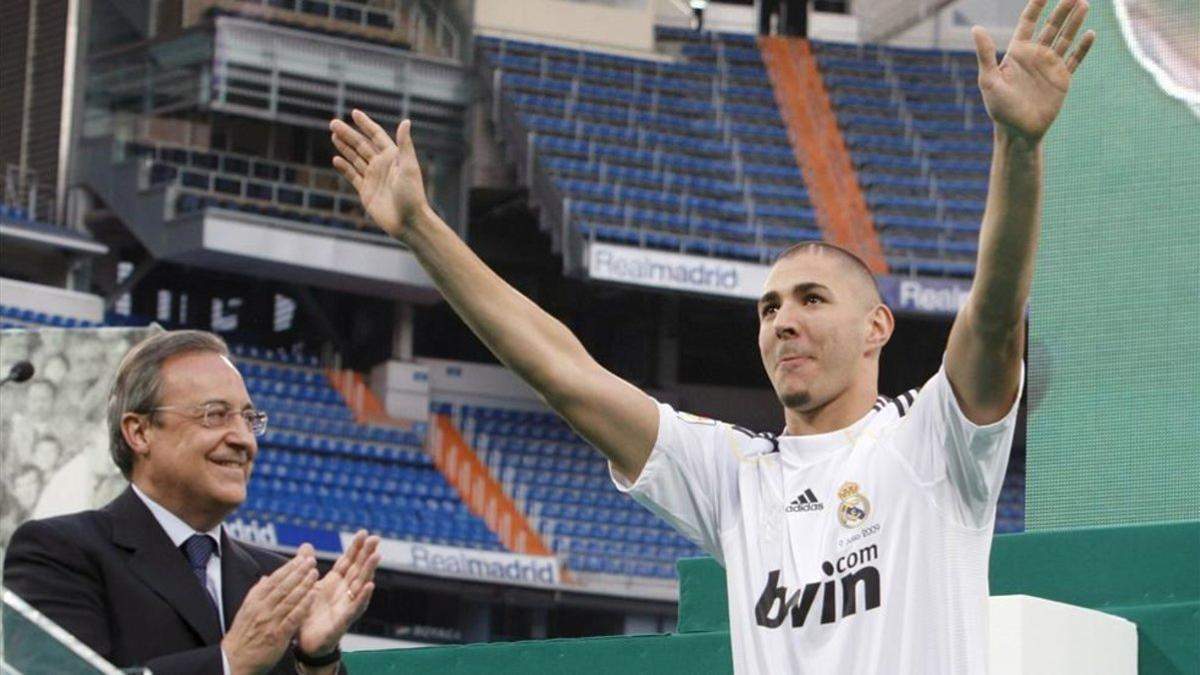 Benzema durante su presentación con el Real Madrid