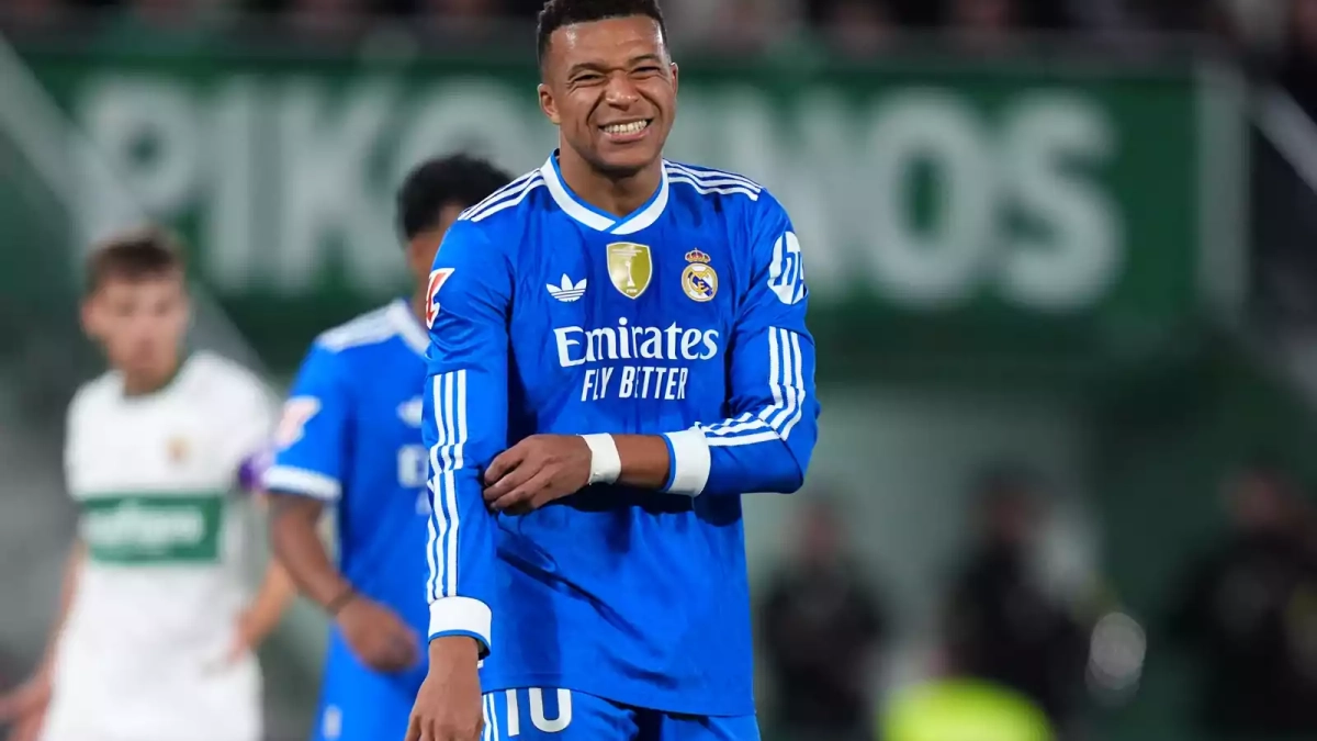 Mbappé durante el Elche Real Madrid