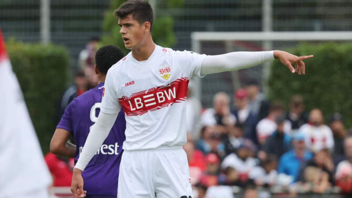 Chema Andrés dando indicaciones a algunos de sus compañeros
