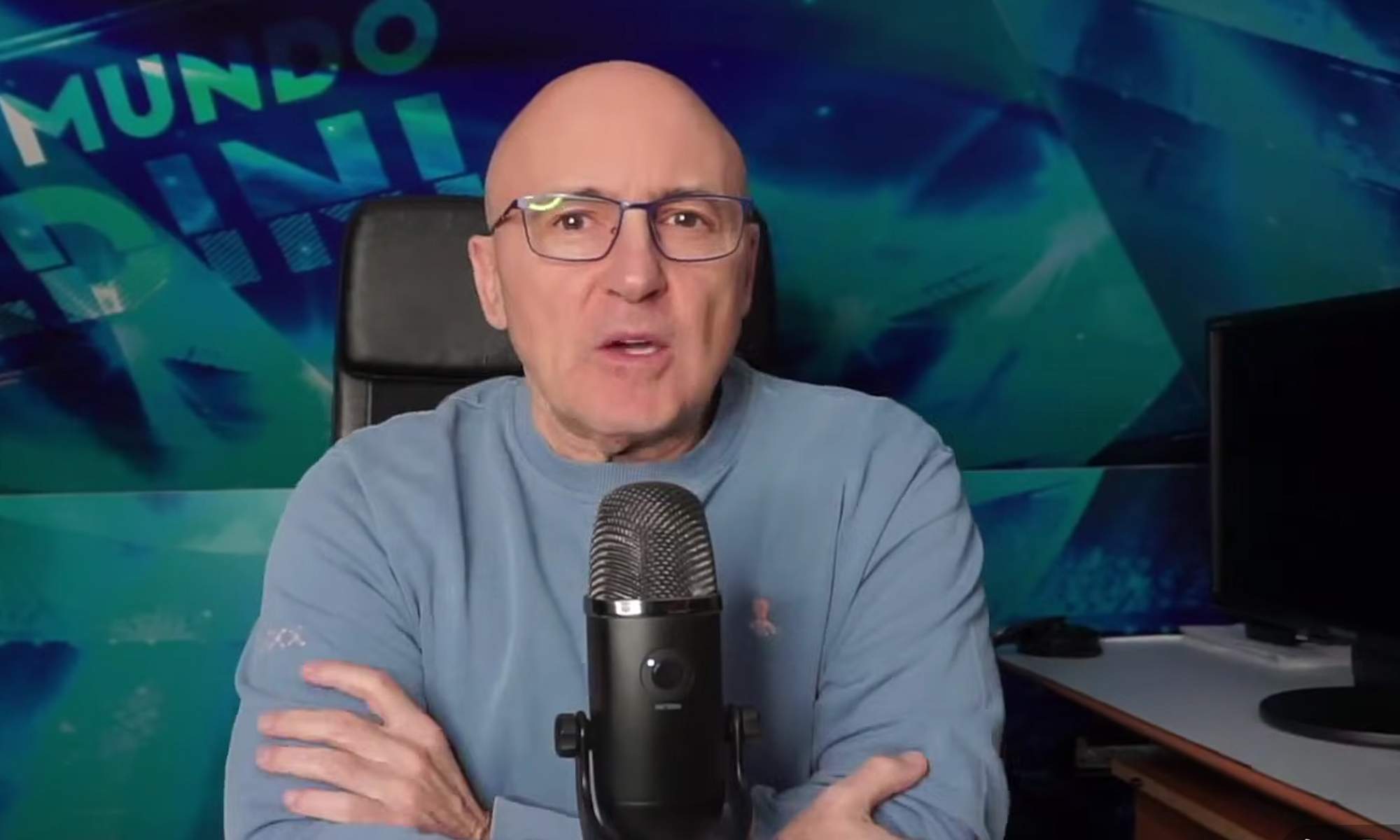 Maldini dando su opinión en su canal de Youtube. Maldini dando su opinión en su canal de Youtube.