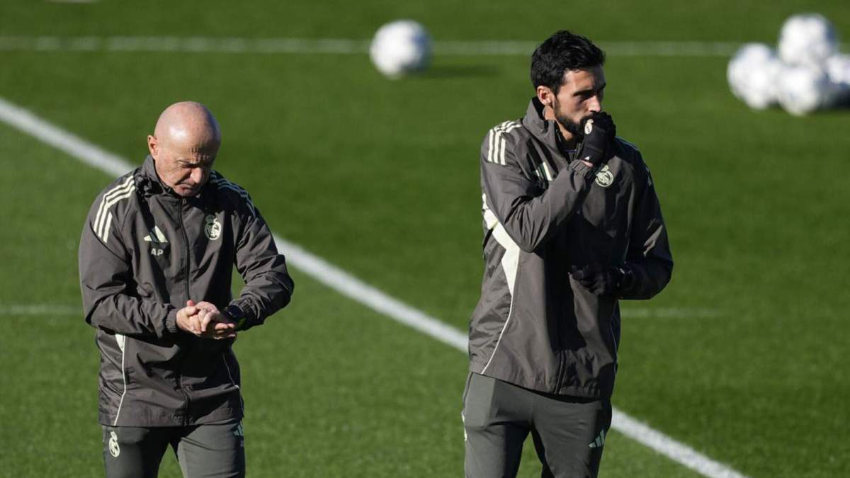 Antonio Pintus y Álvaro Arbeloa, en un entrenamiento reciente del Real Madrid en Valdebebas. Antonio Pintus y Álvaro Arbeloa, en un entrenamiento reciente del Real Madrid en Valdebebas.