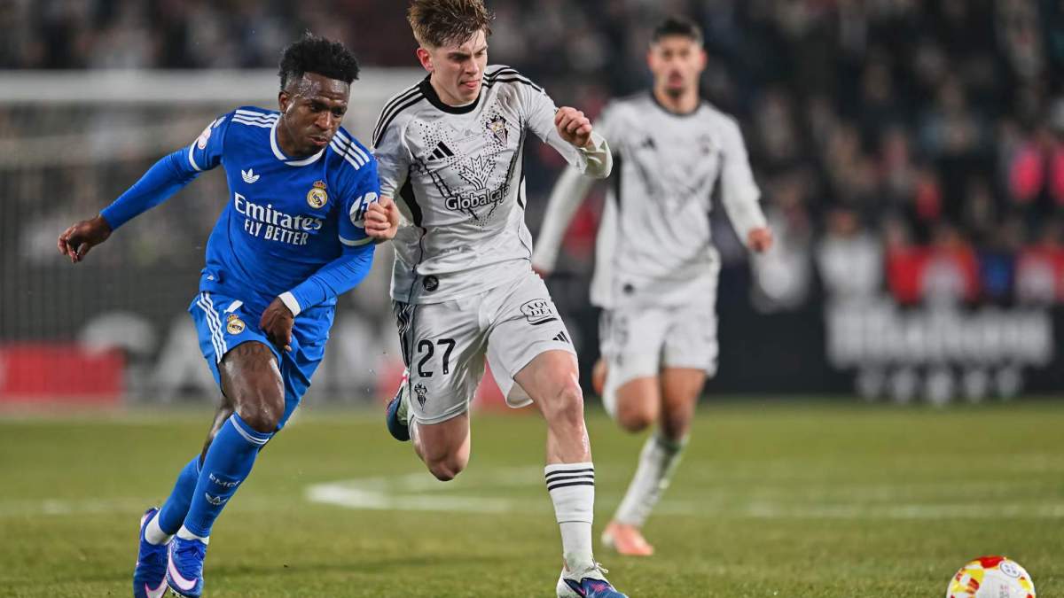 Vinicius Junior y Dani Bernabéu en un lance del partido del pasado 14 de enero entre el Albacete y el Real Madrid.