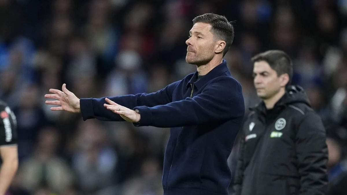 Xabi Alonso durante el partido frente al Sevilla con el Real Madrid