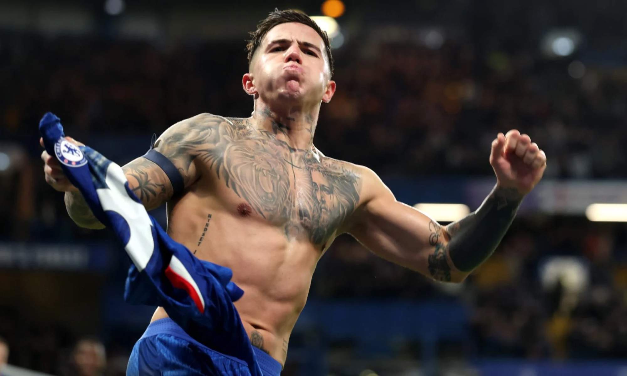 Enzo Fernández, celebrando un gol con el Chelsea, podría ser el fichaje del centrocampista que busca el Real Madrid.