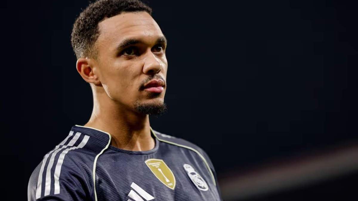 Trent Alexander-Arnold jugando con el Real Madrid.